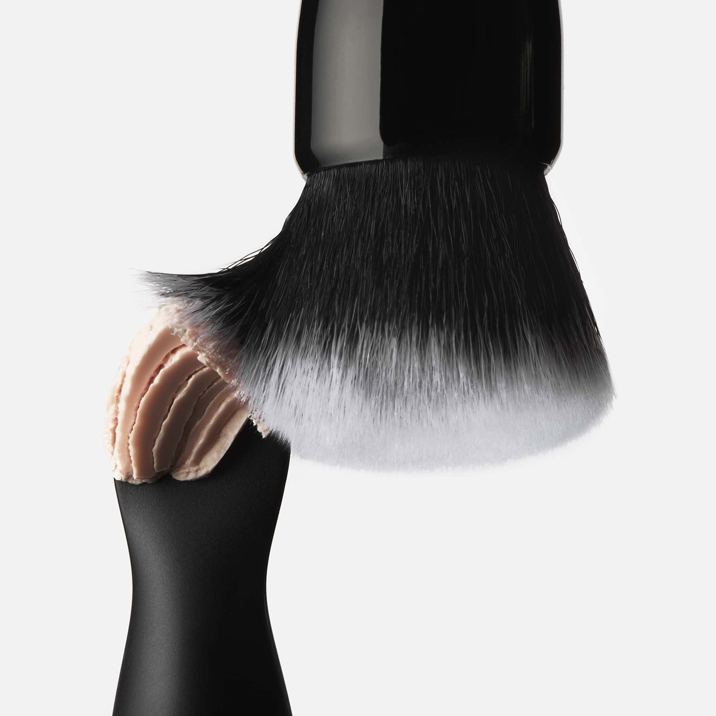 putty-primer-brush-and-applicator-q6 040523_SL_PuttyApplicator_0025_FINAL_RGB_IGF.jpg
