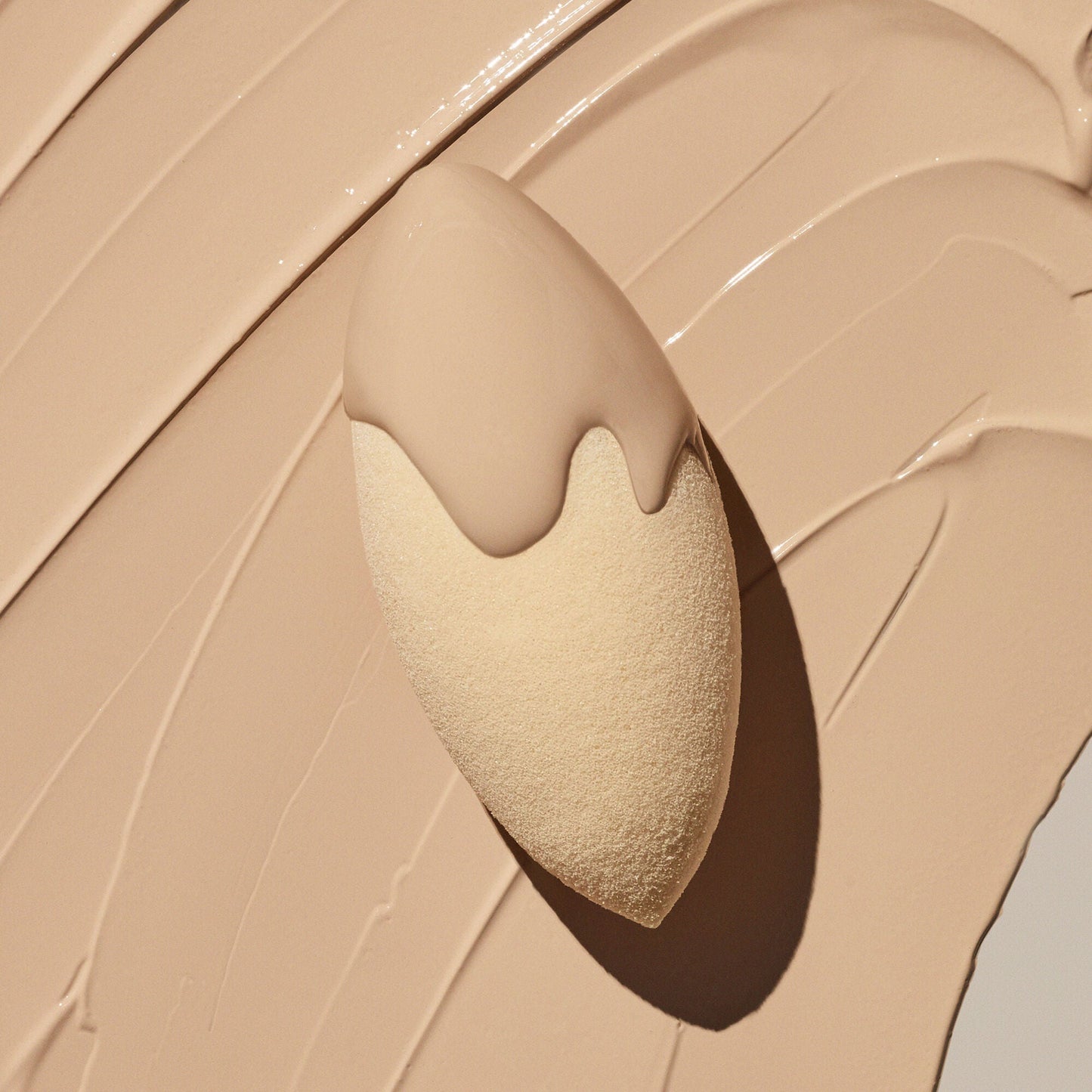 camo-concealer-sponge-o6 07312020_CamoSponge_009_IGF.jpg
