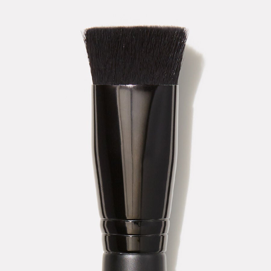 triangular-buffing-foundation-brush-f9 85106_b_TriangularBuffingFoundationBrushwebA.jpg