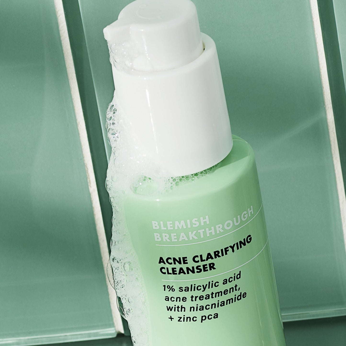 blemish-breakthrough-acne-calming-water-cream-mini-y4 02_021622_SL_BT_Cleanser_Back_Lighter_0129_FStack_FINAL_IGF_V2.jpg