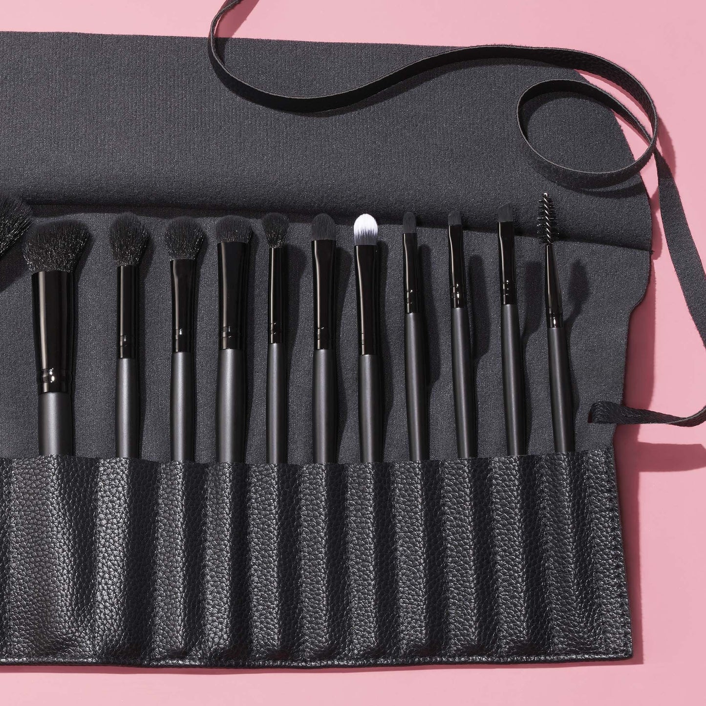 17-piece-ultimate-makeup-brush-set-and-travel-roll-b6 042423_UltBrushSet_V2_Main-2_IGF_carousel2.jpg