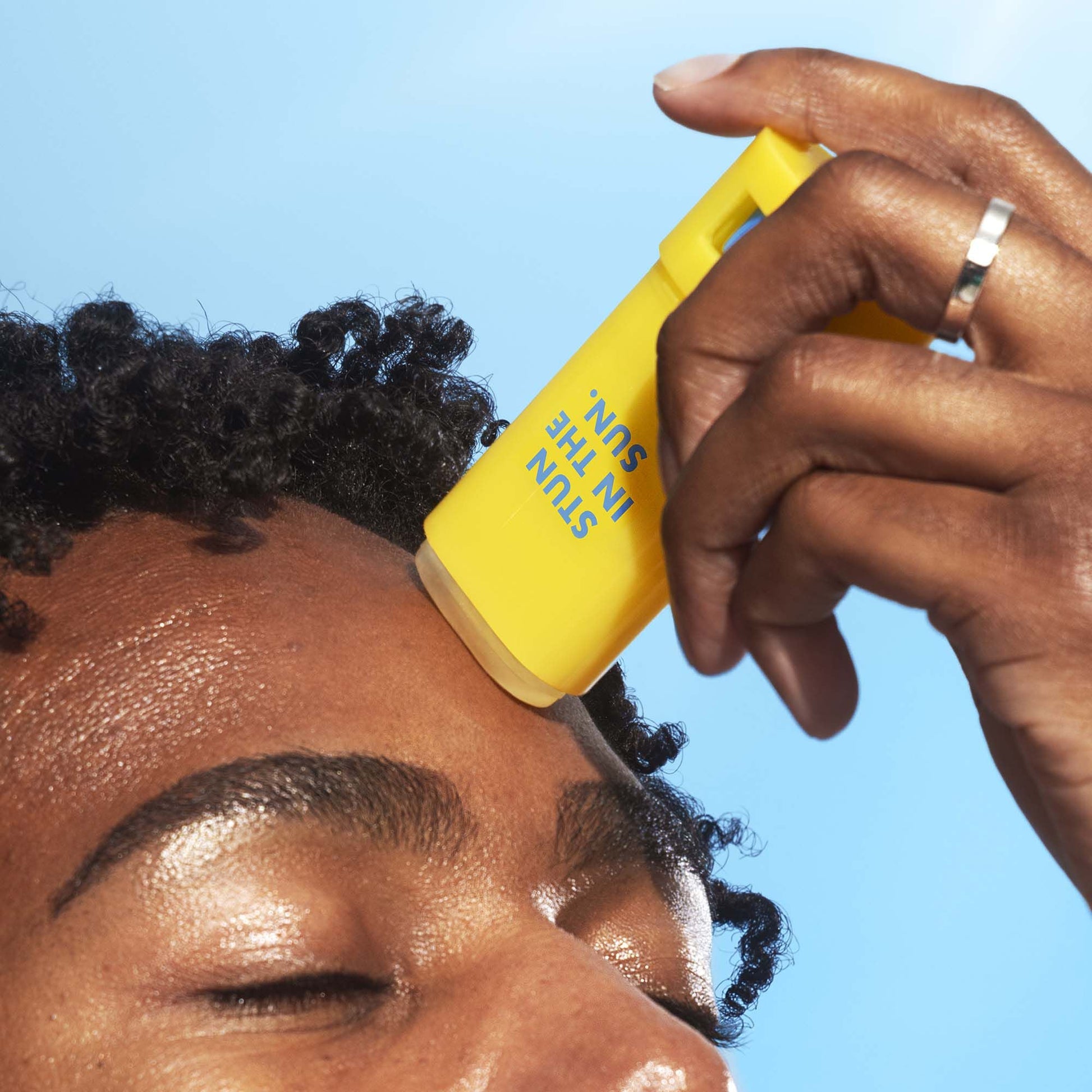 suntouchable-invisi-stick-spf-50-g3 060624_Mikel_InvisiStick_0107_v2_IGF.jpg