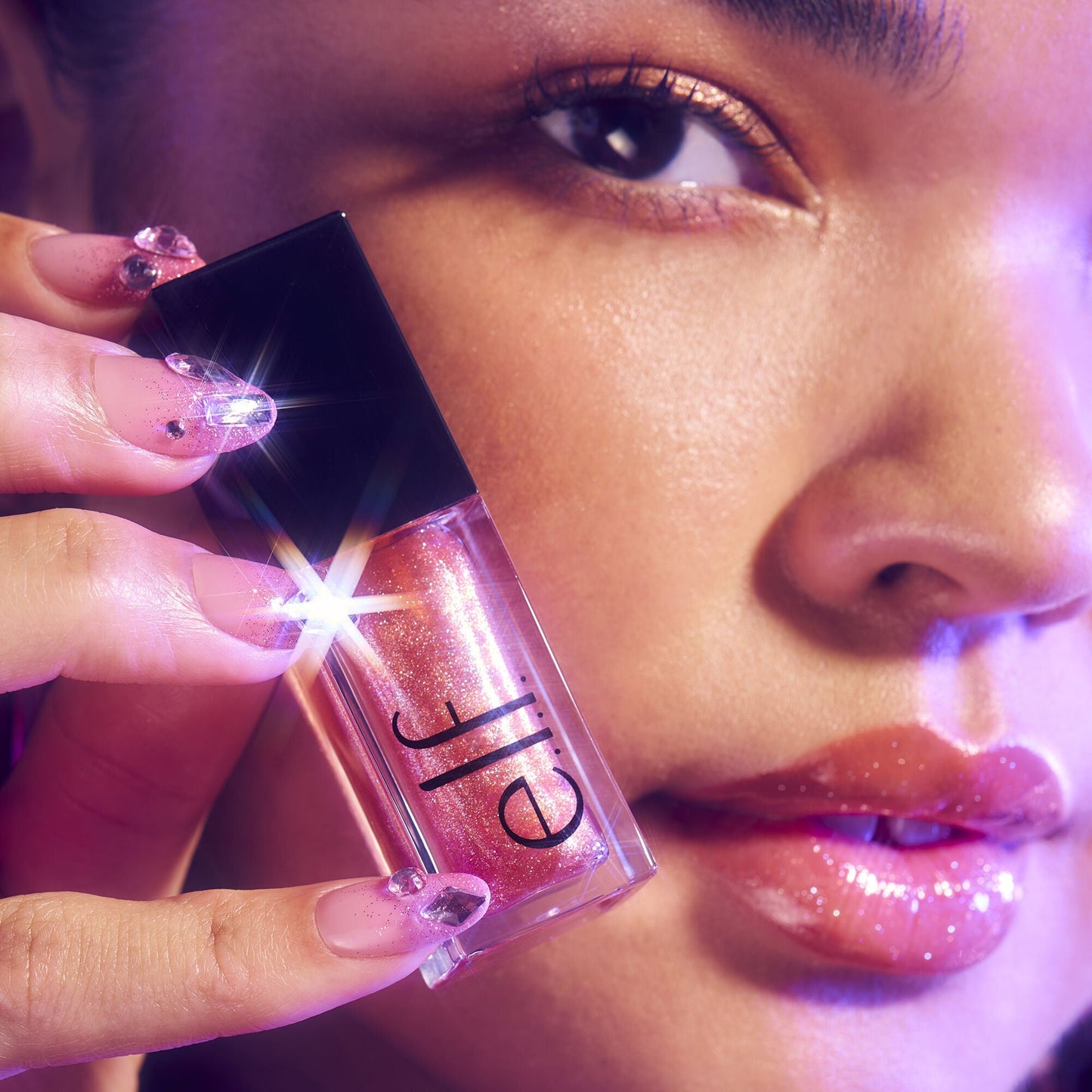 glow-reviver-plumping-lip-oil-j9 072225_Breanna_LipPlump_0391_2000x2000_0613e084-a418-44f9-b40d-c461b7a4b6db.jpg