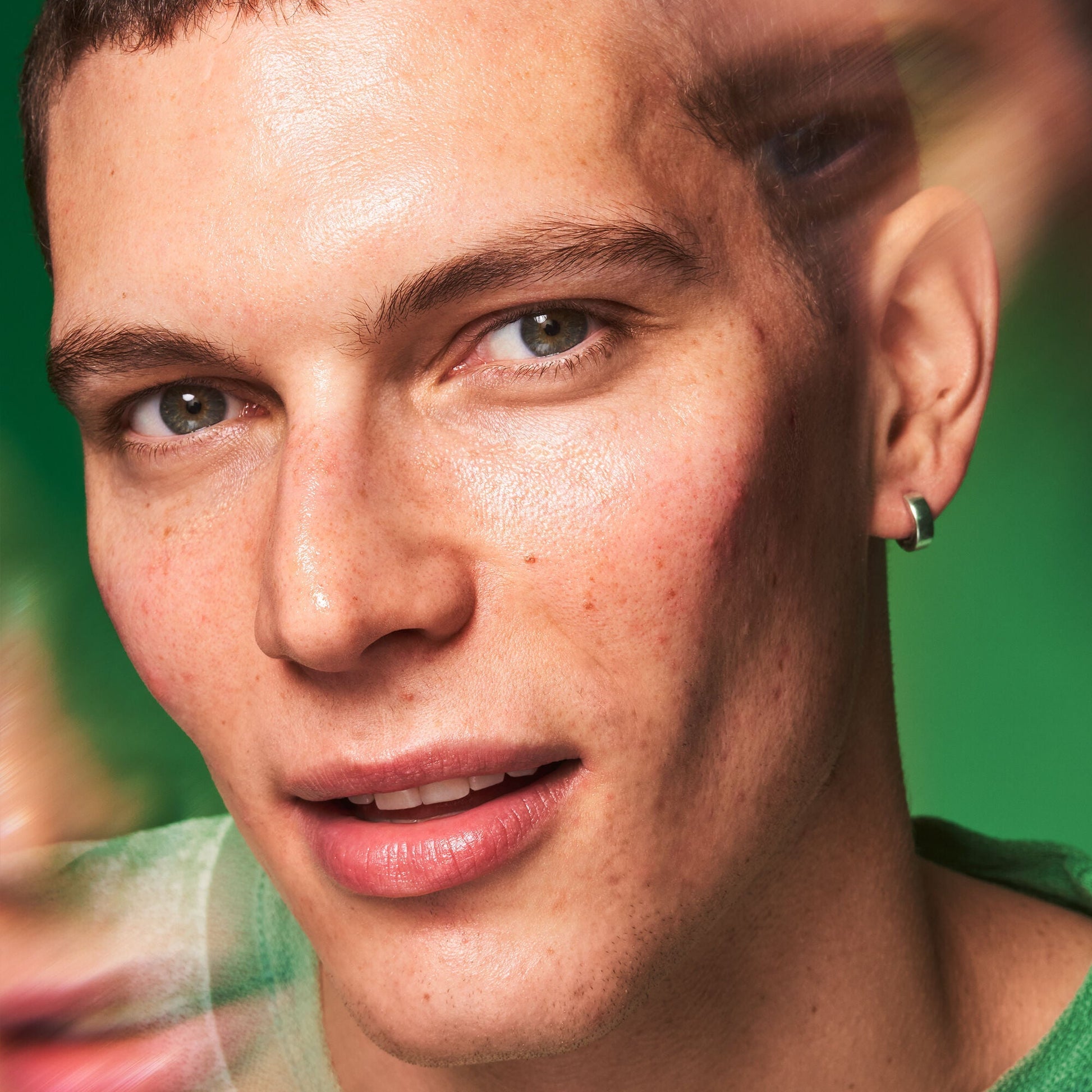 plz-clarify-facial-oil-w0 100924_SKIN_Jean_PlzC_EndLook_0036_v1_RGB_IGF.jpg