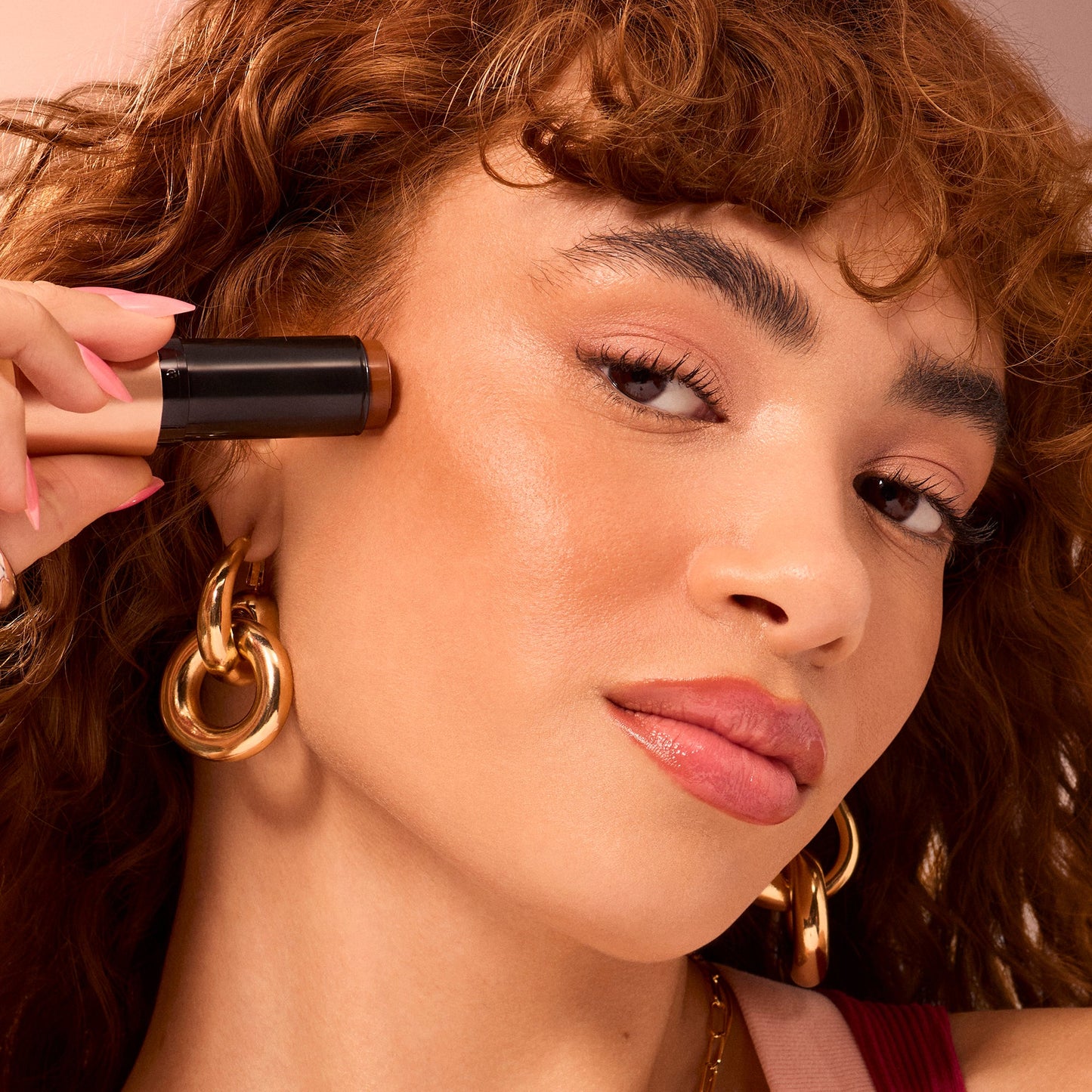 soft-glam-cream-bronzer-e2 102025_Alyssa_SoftGlam_Bronzer-App-2617_w4BQC_IGF_f7596b43-37d2-42a1-ada7-e77863850acf.jpg