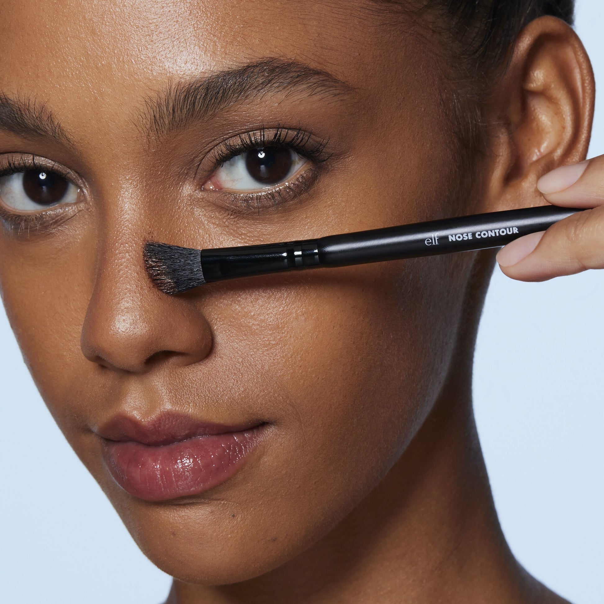 dual-ended-nose-contour-brush-d1 81283_Nose_Contour_Brush.jpg