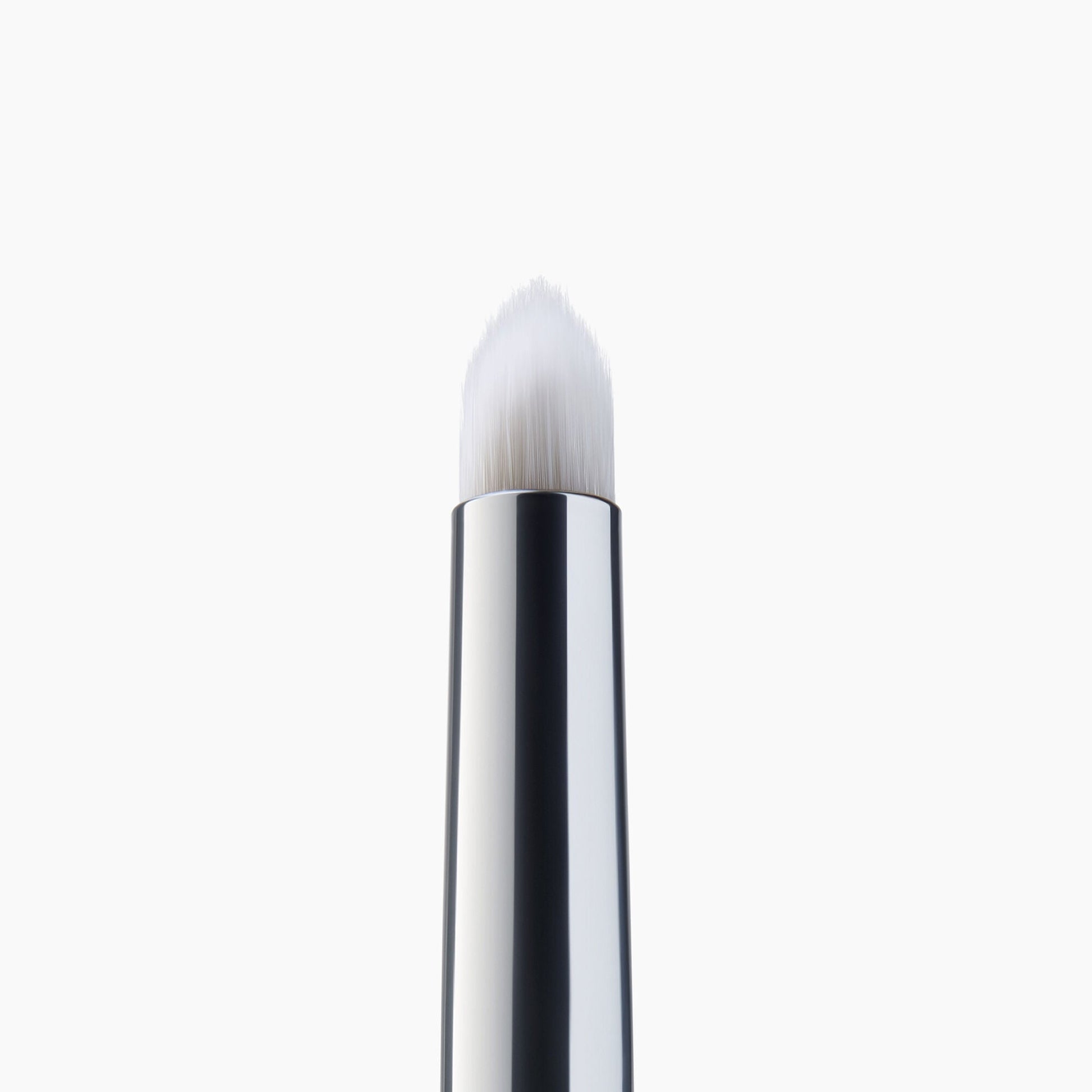 precision-smudge-brush-b9 85311_PrecisionSmudgeBrush_Macro_V2.jpg