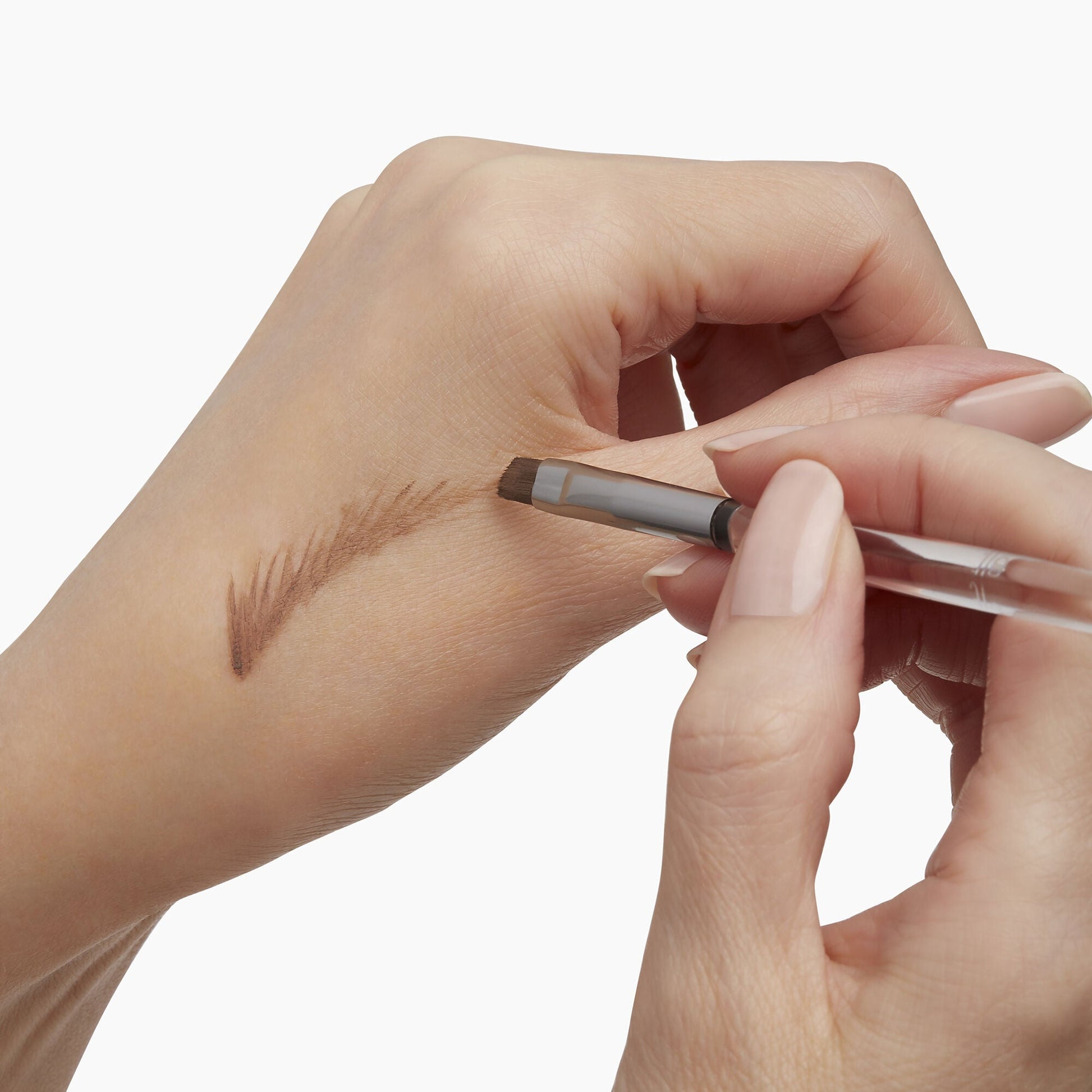 precision-dual-sided-eyebrow-brush-f2 85315_PrecisionDualSidedEyebrowBrush_Model_V2.jpg